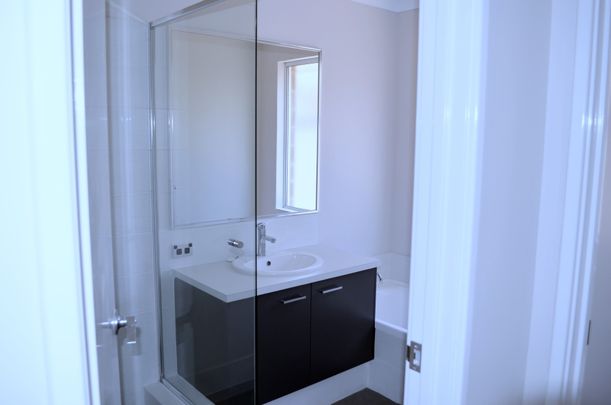 52 Villatella Gardens, Piara Waters, WA 6112 - Photo 1