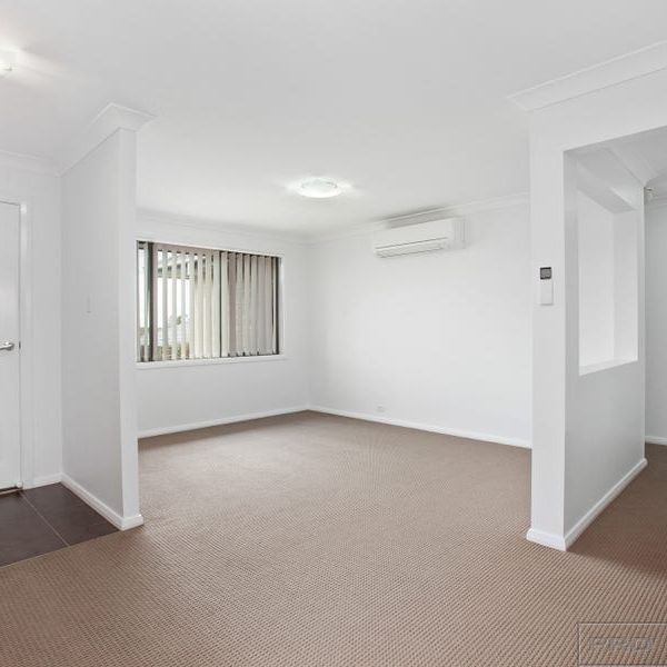 8 Lapwing Street, Aberglasslyn NSW 2320 - House For Rent | Domain - Photo 1