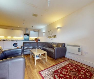 2 bedroom flat to rent - Photo 4