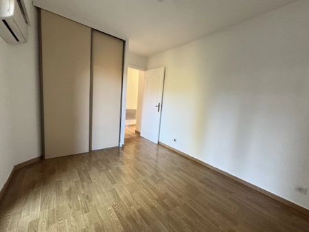 Location Appartement 4 pièces 81m² NICE 06200 - Photo 5