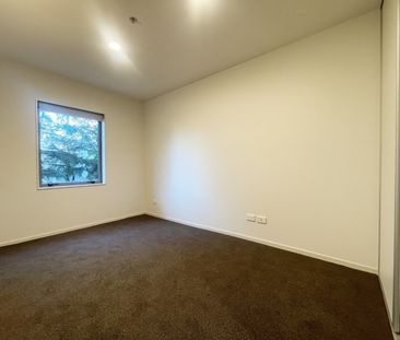 Spacious 2 bedroom apartment next to St Lukes mall - Photo 2