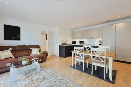 2 bedroom flat to rent - Photo 4