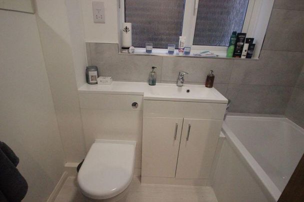 1 bedroom property to rent - Photo 1