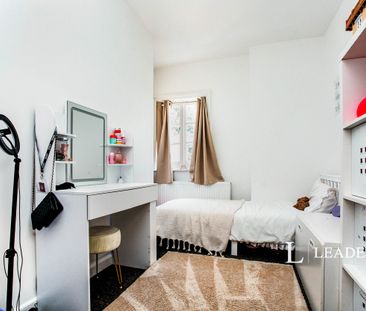 3 bedroom apartment to rent High Street, Deanshanger, MK19 6HR - Photo 6