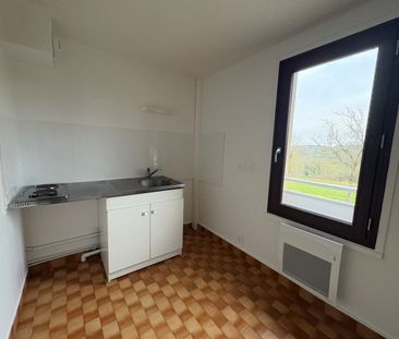 Location Appartement Studio 33 m² Saint-Benoît-du-Sault - Photo 6