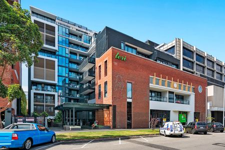 South Melbourne Living At It's Finest! - Photo 3