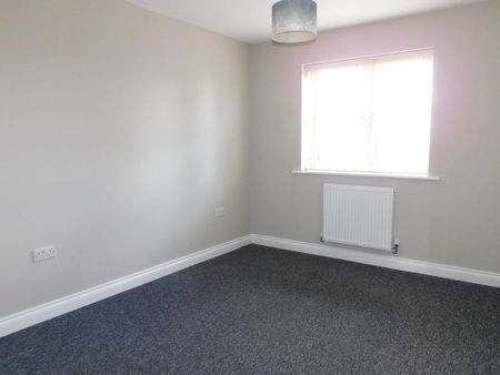 3 bedroom semi-detached house to rent - Photo 2