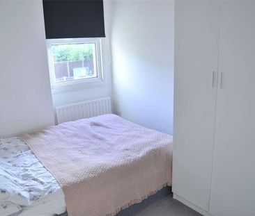 Onslow Gardens, Wallington, SM6 - Photo 4