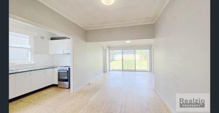 Large and Affordable Family Home - Photo 4