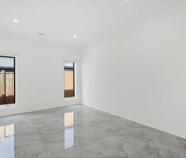 Stunning and Modern 4-Bedroom Home in Donnybrook - Photo 2