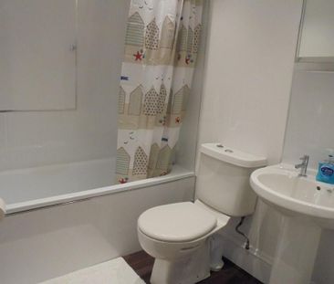 1 bedroom flat to rent - Photo 6