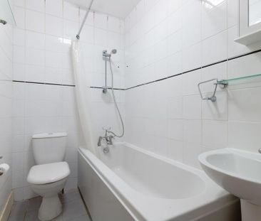 2 bedroom end of terrace house to rent - Photo 5