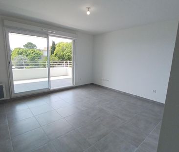 location Appartement T2 DE 44.95m² À MARSEILLE - Photo 2