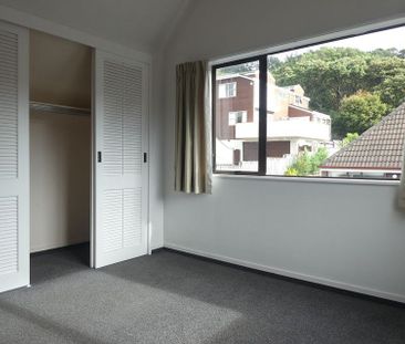 Sunny and Tidy 2 Bedroom Townhouse - Photo 5
