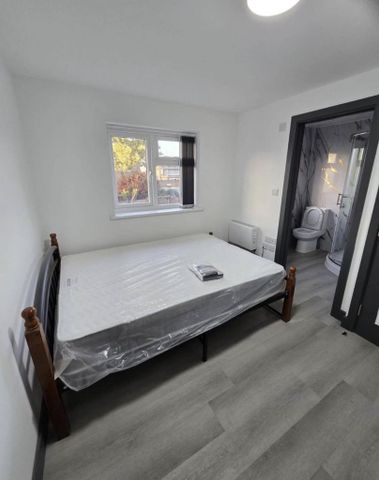 Studio to rent - Photo 2