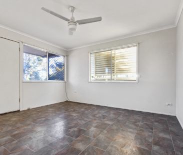 Charming 3 Bedroom Home in Caboolture South! - Photo 3