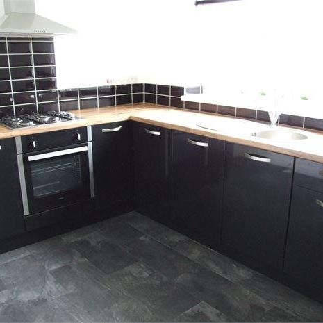 4 bedroom detached house to rent - Photo 1
