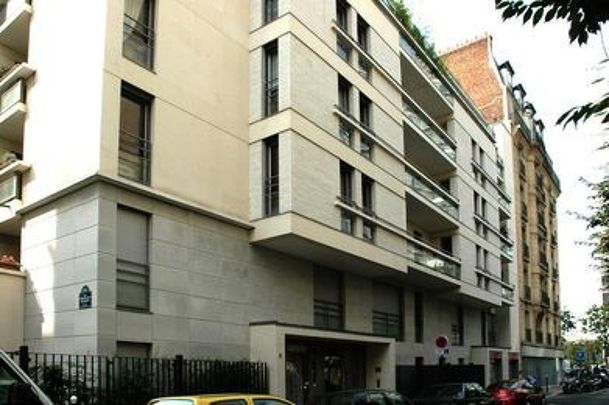 location Appartement T2 DE 51.3m² À PARIS - Photo 1