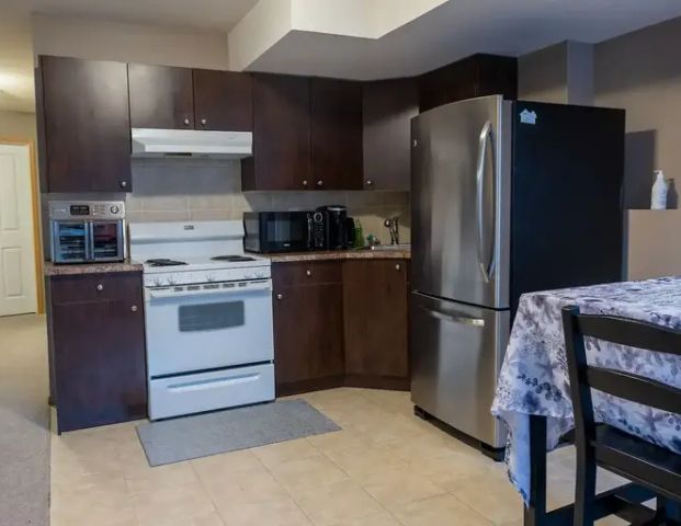 Fully Furnished / Unfurnished Basement Suite - 9 Minutes from YYC Airport | Calgary - Photo 1