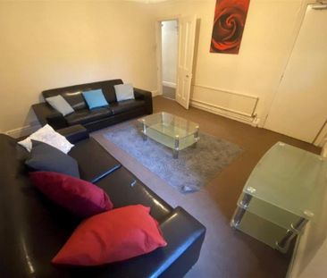 3 bedroom end of terrace house to rent - Photo 4