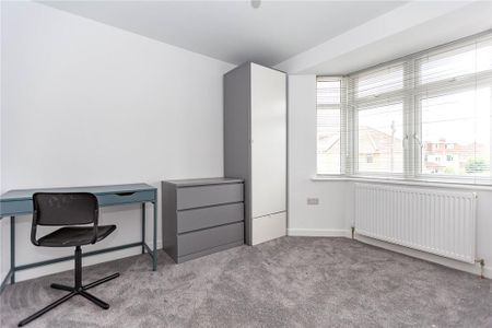 6 bedroom semi-detached house to rent - Photo 2