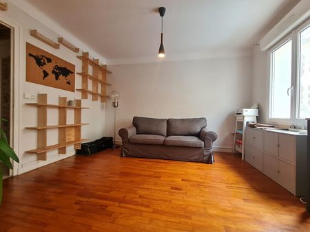 Location Appartement 3 pièces 79m² - Photo 3