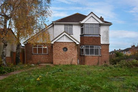 Detached House to rent - Mount Road, Rochester, ME1 - Photo 3