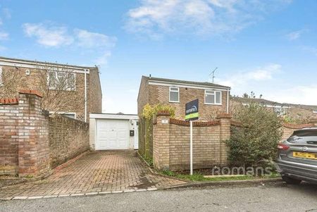 Fraser Avenue, Caversham, Reading, Berkshire, RG4 - Photo 2
