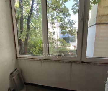 De inchiriat apartament cu 3 camere - etaj 1- bd-ul Decebal - Photo 3