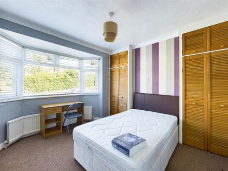 4 bedroom semi-detached house to rent - Photo 4