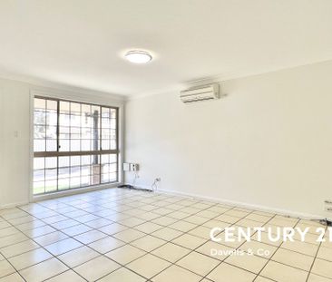 Three Bedroom Two Bathroom Townhouse! - Photo 5