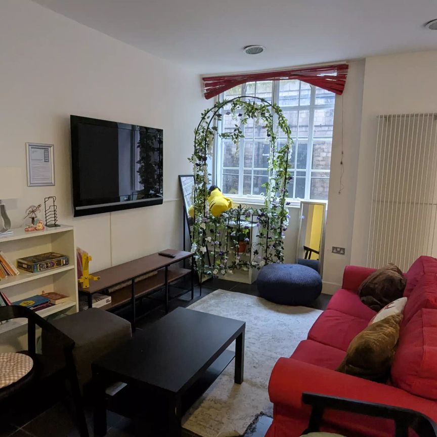 Gold Studio - Photo 1