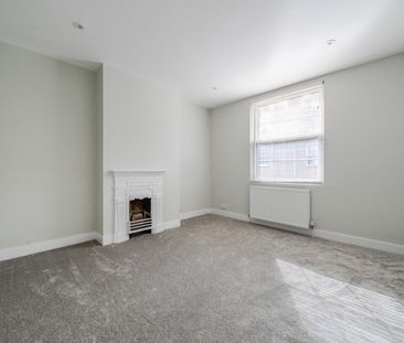 Guildford, Surrey, GU1 - Photo 2