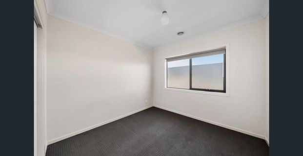 Easy Living in a Family-Friendly Location - Photo 1