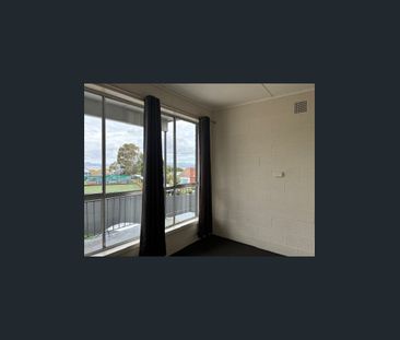 Low Maintenance Unit in Central Glenorchy - Photo 1