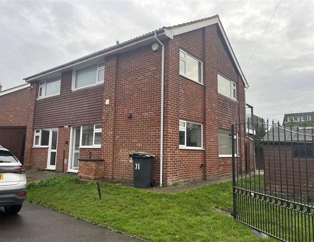 4 bedroom detached house to rent - Photo 1