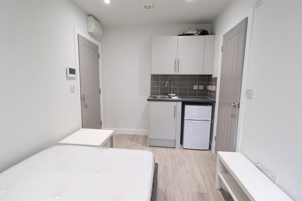 Studio to rent - Photo 1