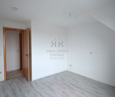 Schöne, helle und gut aufgeteilte 4,5 Zimmerwohnung mit 2 Badezimmer, Balkon und Garage. - Photo 4