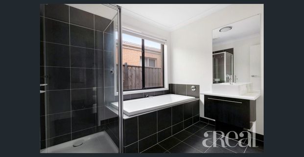 Stylish and Modern Easy Living in a Prime Location in Truganina! - Photo 1