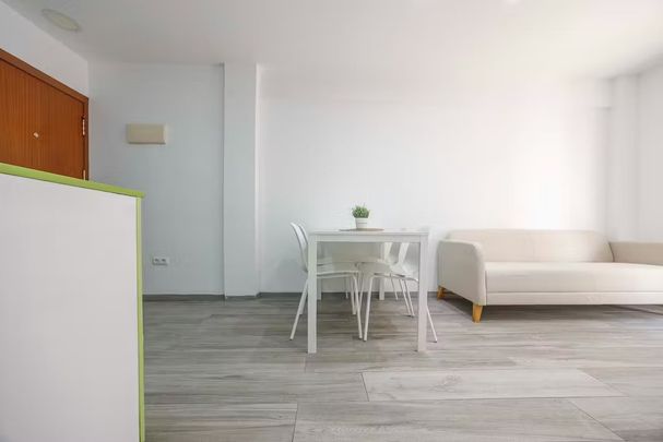 Carrer de Pere Cabanes, Valencia, Valencian Community 46019 - Photo 1