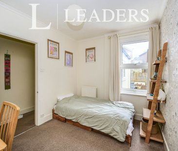 3 bedroom house to rent St. Marys Road, Tonbridge, TN9 - Photo 4