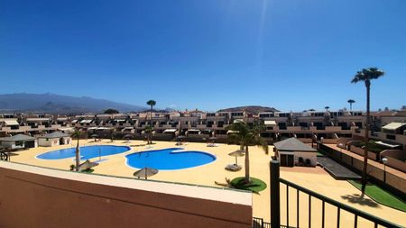 Se alquila en Costa del Silencio apartamento de 2 dormitorios - Photo 2