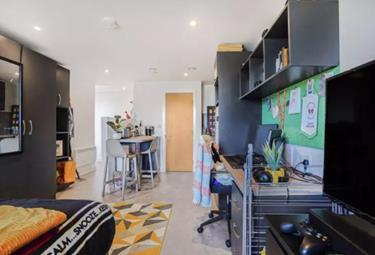 Studio to rent - Photo 1