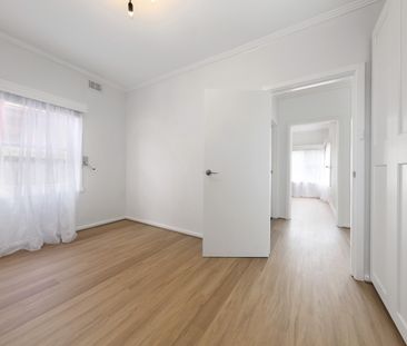 10 Tambet St, Bentleigh East VIC 3165 - House For Rent | Domain - Photo 2