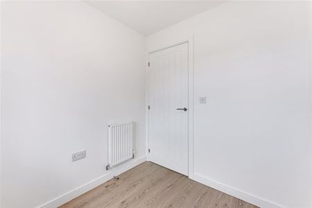 Helmfield, Westhoughton, Bolton - Photo 3