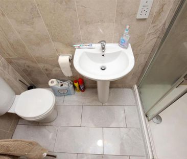 3 bedroom apartment to rent - Photo 5