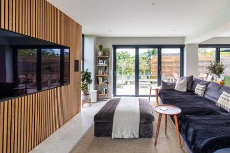 4 bedroom detached house to rent - Photo 4