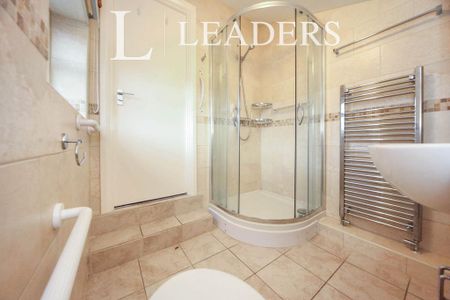 3 bedroom semi-detached house to rent - Photo 2