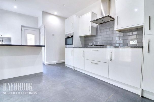 3 bedroom semi-detached house to rent - Photo 1