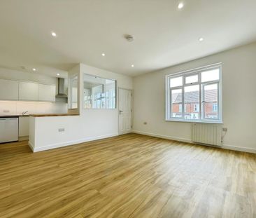 2 bedroom maisonette to rent - Photo 3